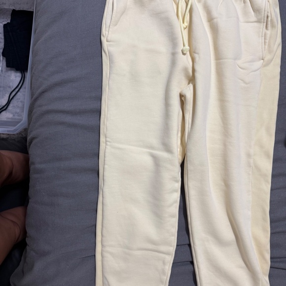 Tna COZYAF BOYFRIEND SWEATPANT- GD Lemonade - Picture 1 of 3